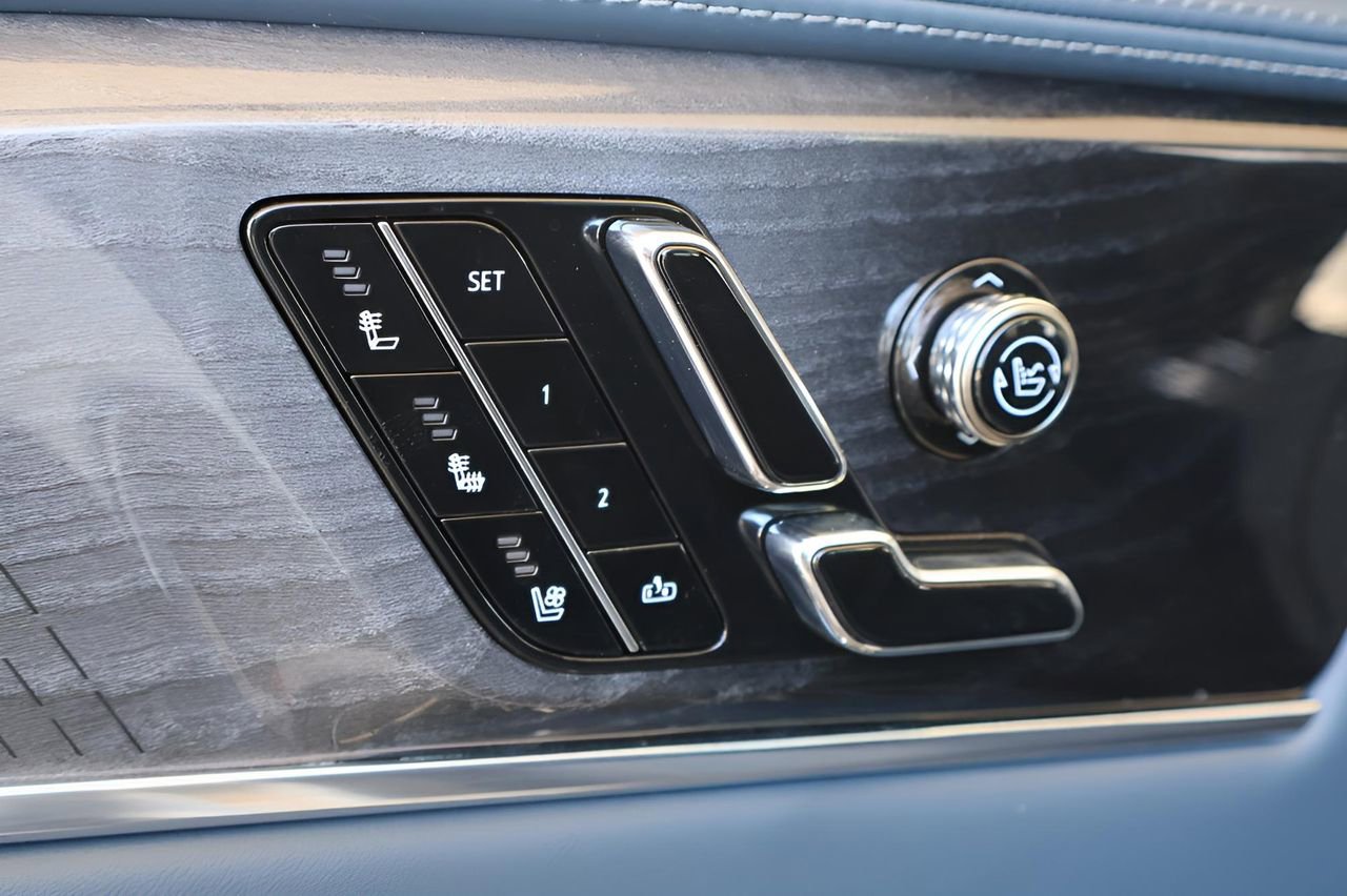 New 2025 Cadillac Escalade IQ Luxury 2 AWD/4WD image 10