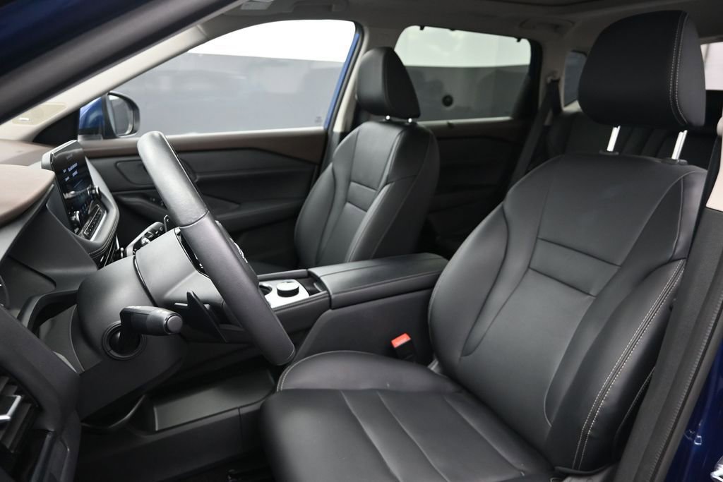 Used 2023 Nissan Rogue SL w/ SL Premium Package AWD/4WD image 16