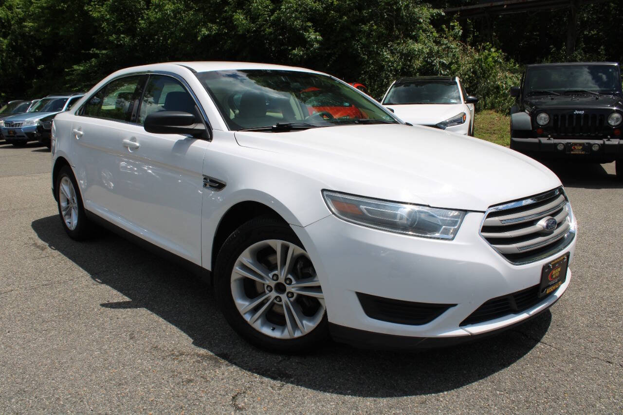 Used 2018 Ford Taurus SE FWD image 4