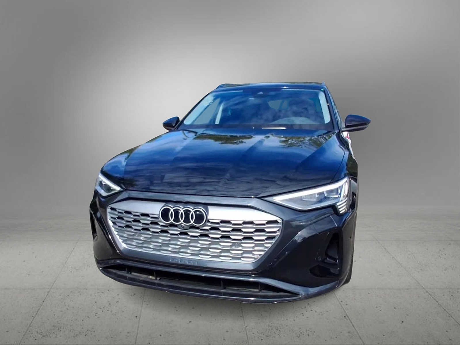 Used 2024 Audi Q8 e-tron Premium Plus w/ Premium Plus Package AWD/4WD image 3