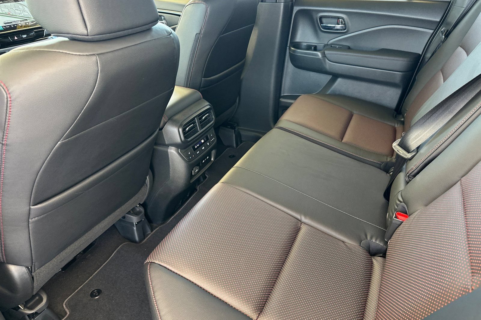 New 2026 Honda Ridgeline Black Edition image 13