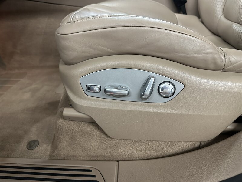 Used 2013 Porsche Cayenne Diesel AWD/4WD image 33