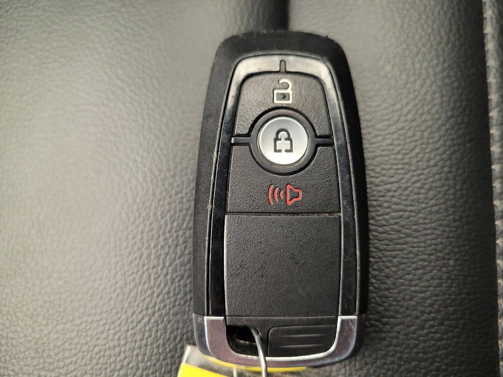 Used 2023 Ford Edge SEL image 32