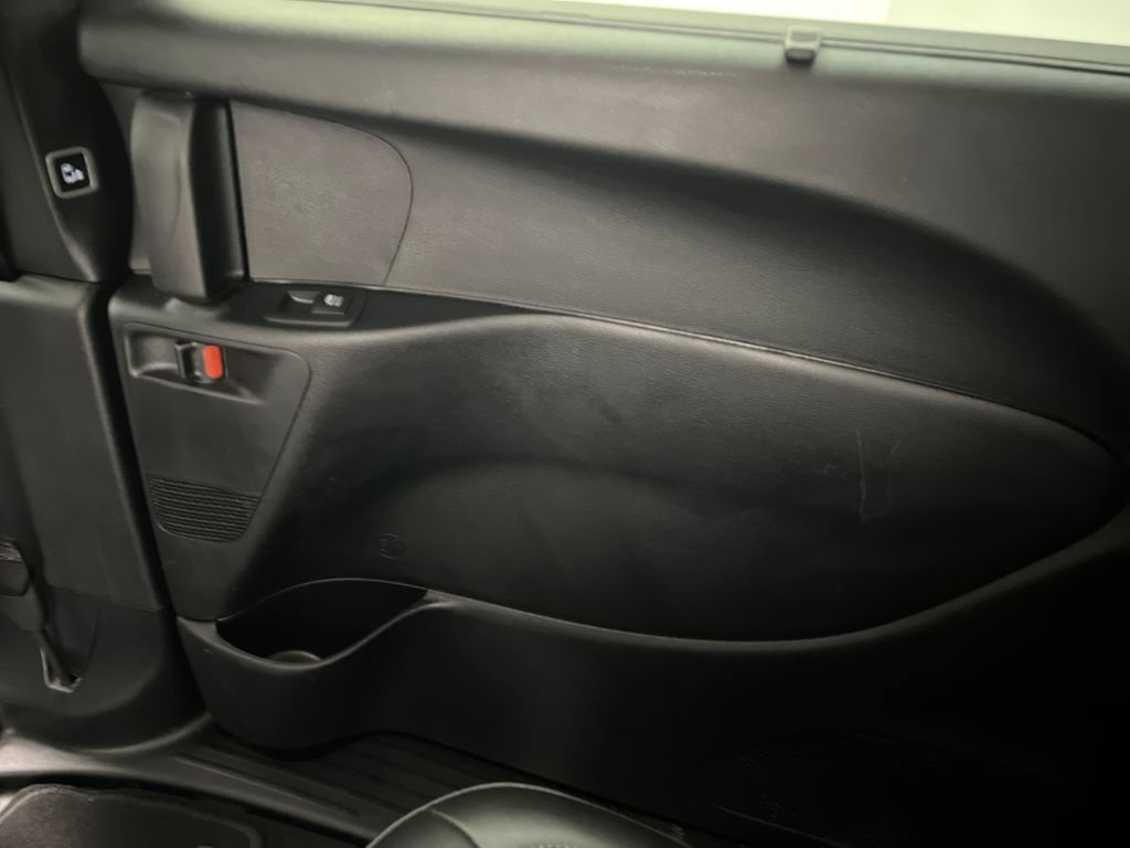 Used 2025 Chrysler Pacifica Select FWD image 35