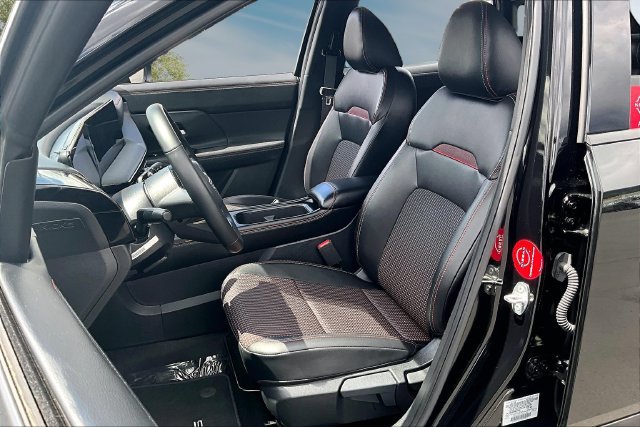 Certified 2025 Nissan Kicks SR AWD/4WD image 20