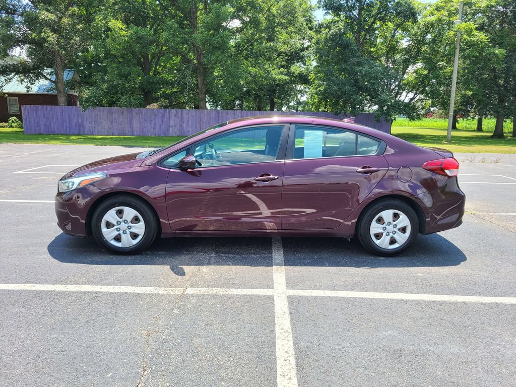 Used 2017 Kia Forte LX FWD image 4