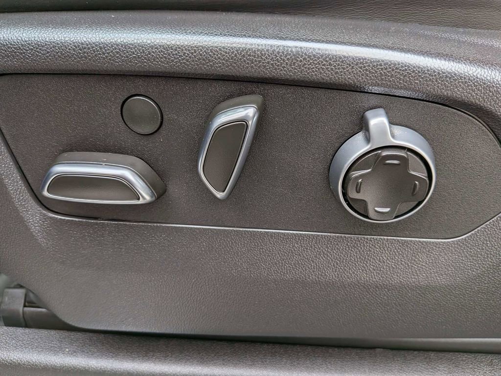 Used 2025 GMC Sierra 2500 Denali Ultimate image 18