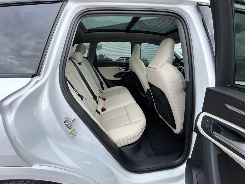 Used 2025 Audi Q6 e-tron Premium Plus w/ Premium Plus image 51