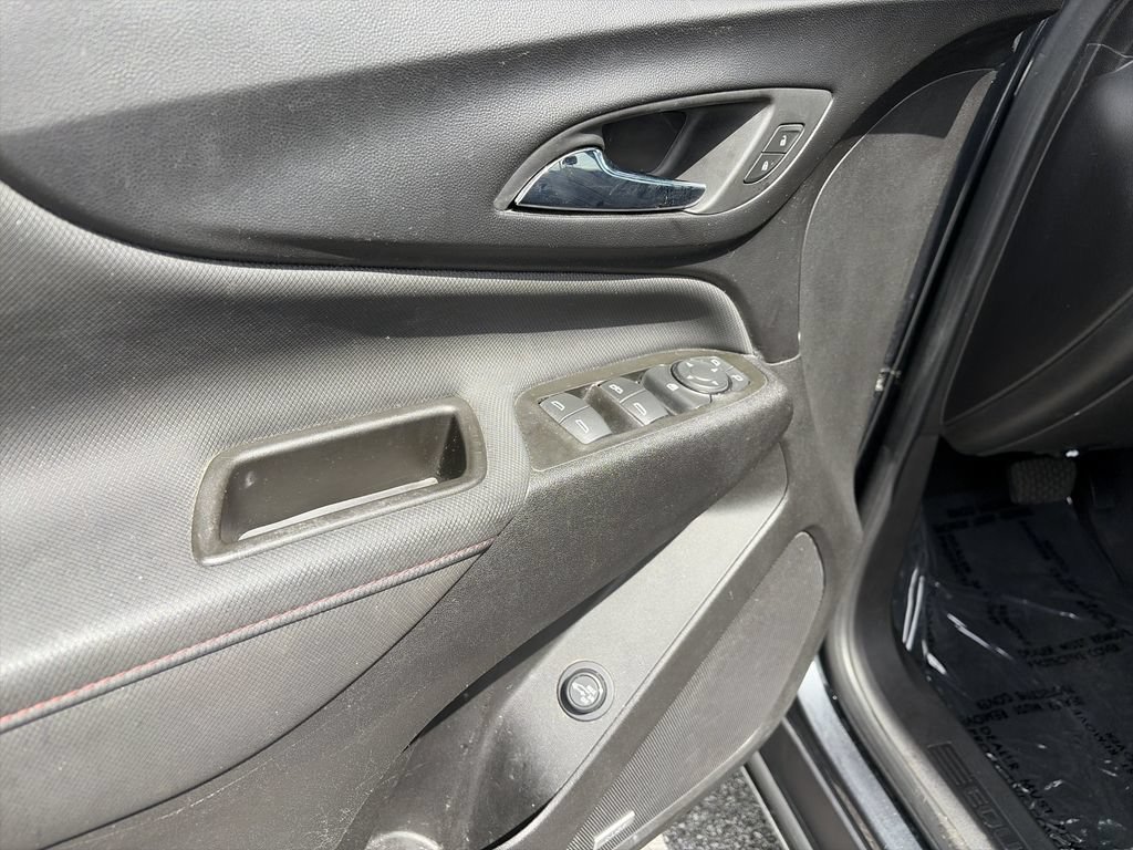 Used 2023 Chevrolet Equinox RS w/ RS Leather Package FWD image 27