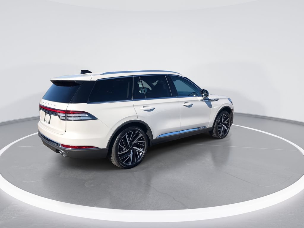 Used 2025 Lincoln Aviator Reserve w/ Equipment Group 201A AWD/4WD image 8