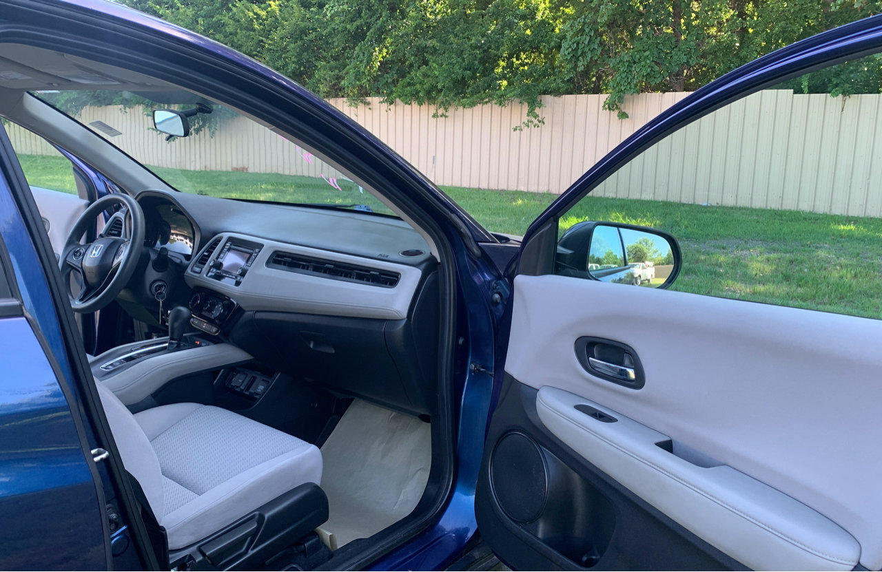 Used 2017 Honda HR-V LX image 18