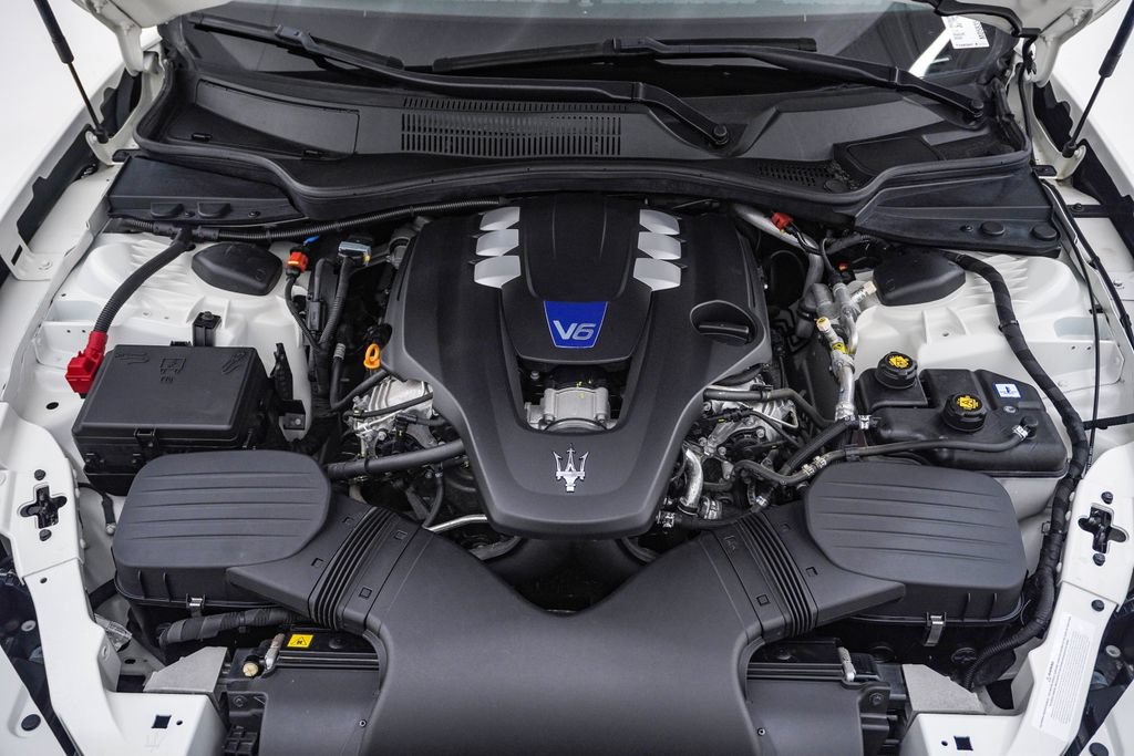 Certified 2024 Maserati Ghibli Modena Q4 AWD/4WD image 28