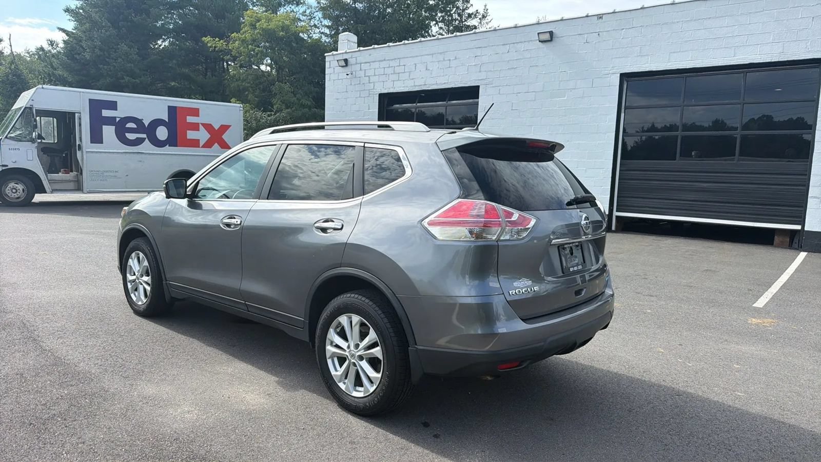 Used 2014 Nissan Rogue SV w/ SV Premium Package AWD/4WD image 5