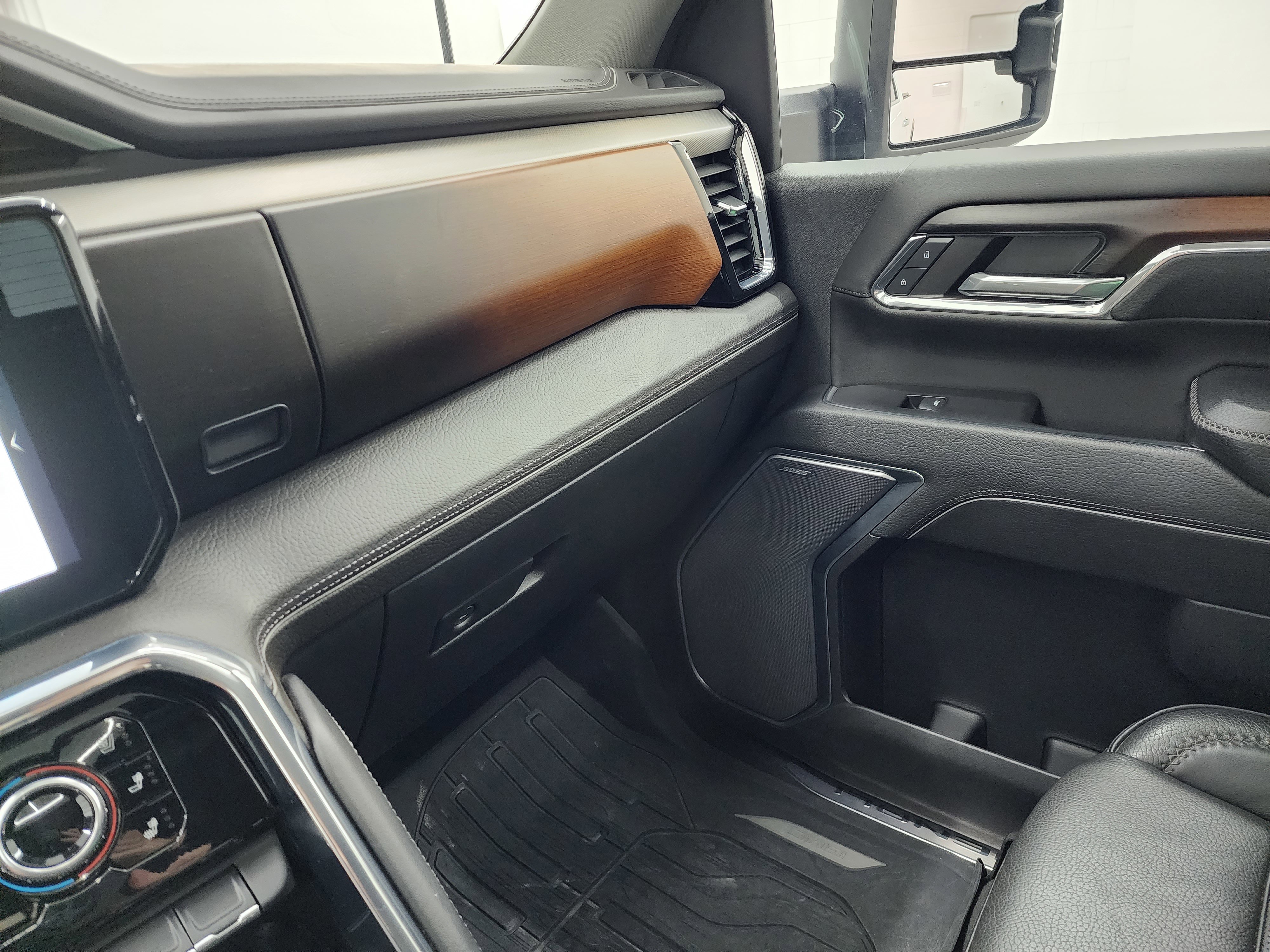 Used 2024 GMC Sierra 2500 Denali w/ Denali Reserve Package image 14