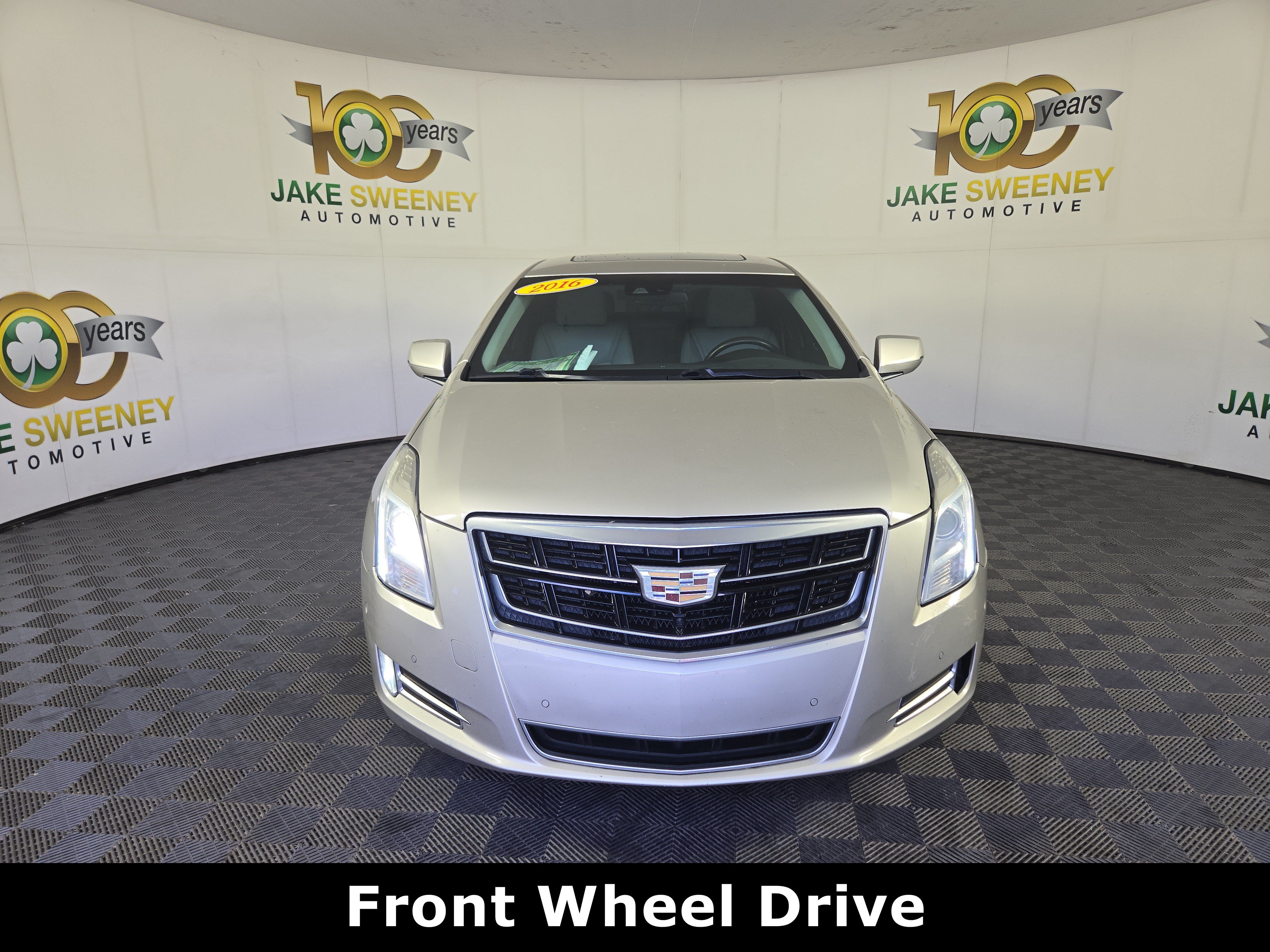 Used 2016 Cadillac XTS Luxury w/ Driver Awareness Package FWD image 2