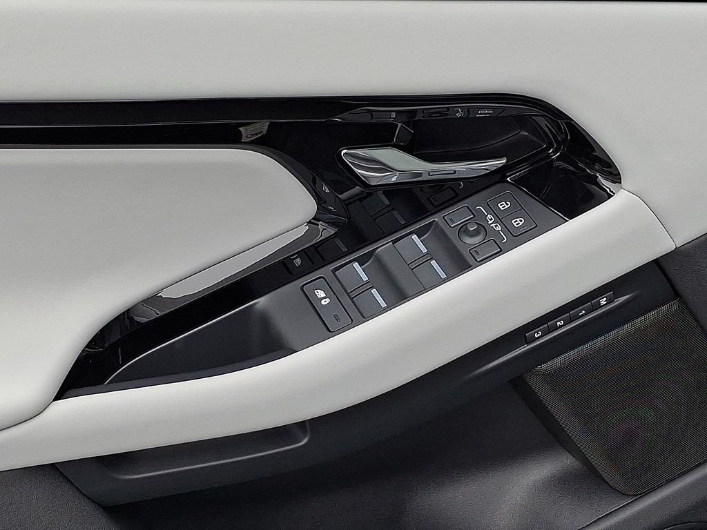 New 2026 Land Rover Range Rover Evoque S AWD/4WD image 7