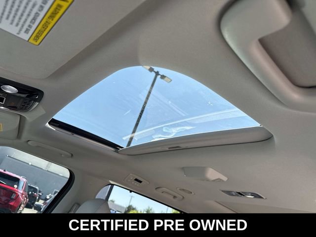 Used 2025 Kia Carnival SX w/ SX Dark Edition Package FWD image 16