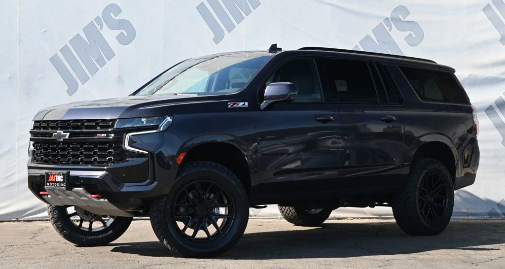 Used 2024 Chevrolet Suburban Z71 w/ Luxury Package image 1