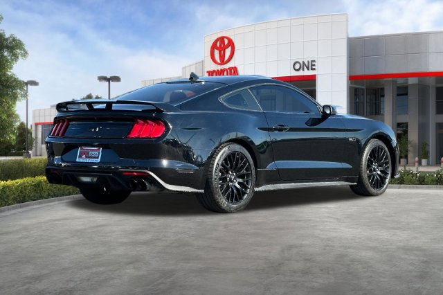 Used 2020 Ford Mustang GT Premium w/ GT Performance Package RWD image 4