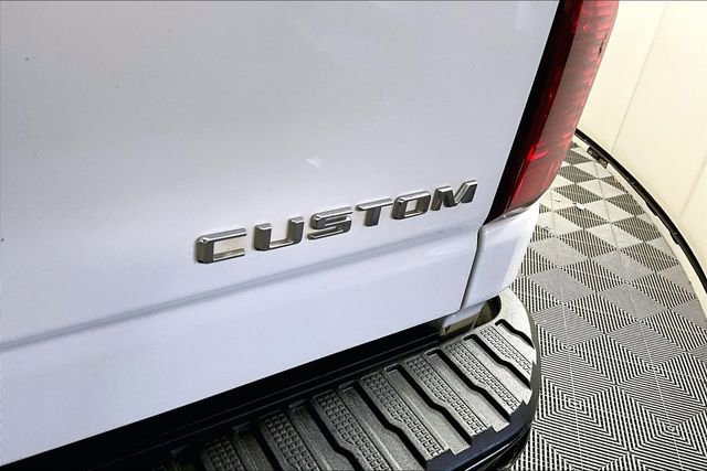 Used 2023 Chevrolet Silverado 2500 Custom w/ Custom Convenience Package AWD/4WD image 23