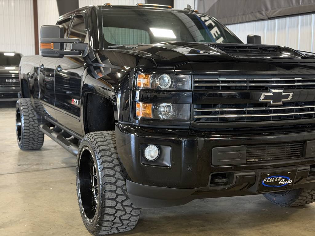 Used 2019 Chevrolet Silverado 2500 LTZ w/ Midnight Edition AWD/4WD image 15