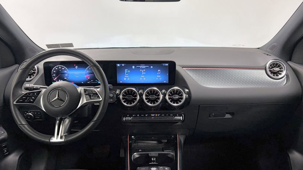 Certified 2025 Mercedes-Benz GLA 250 4MATIC image 2
