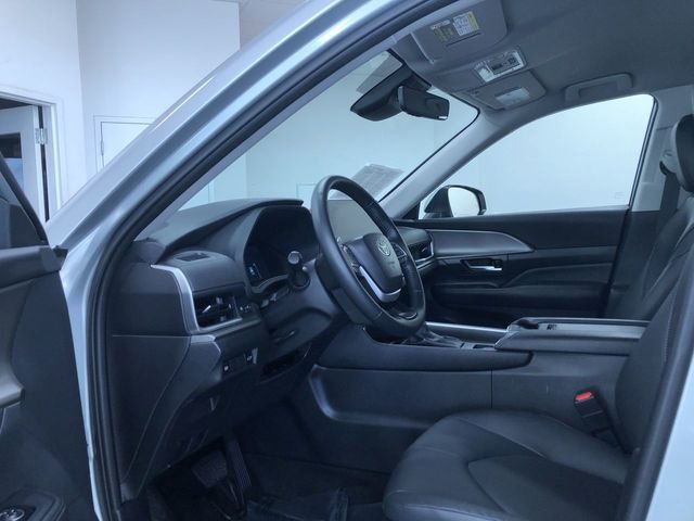 Certified 2025 Toyota Grand Highlander AWD image 10