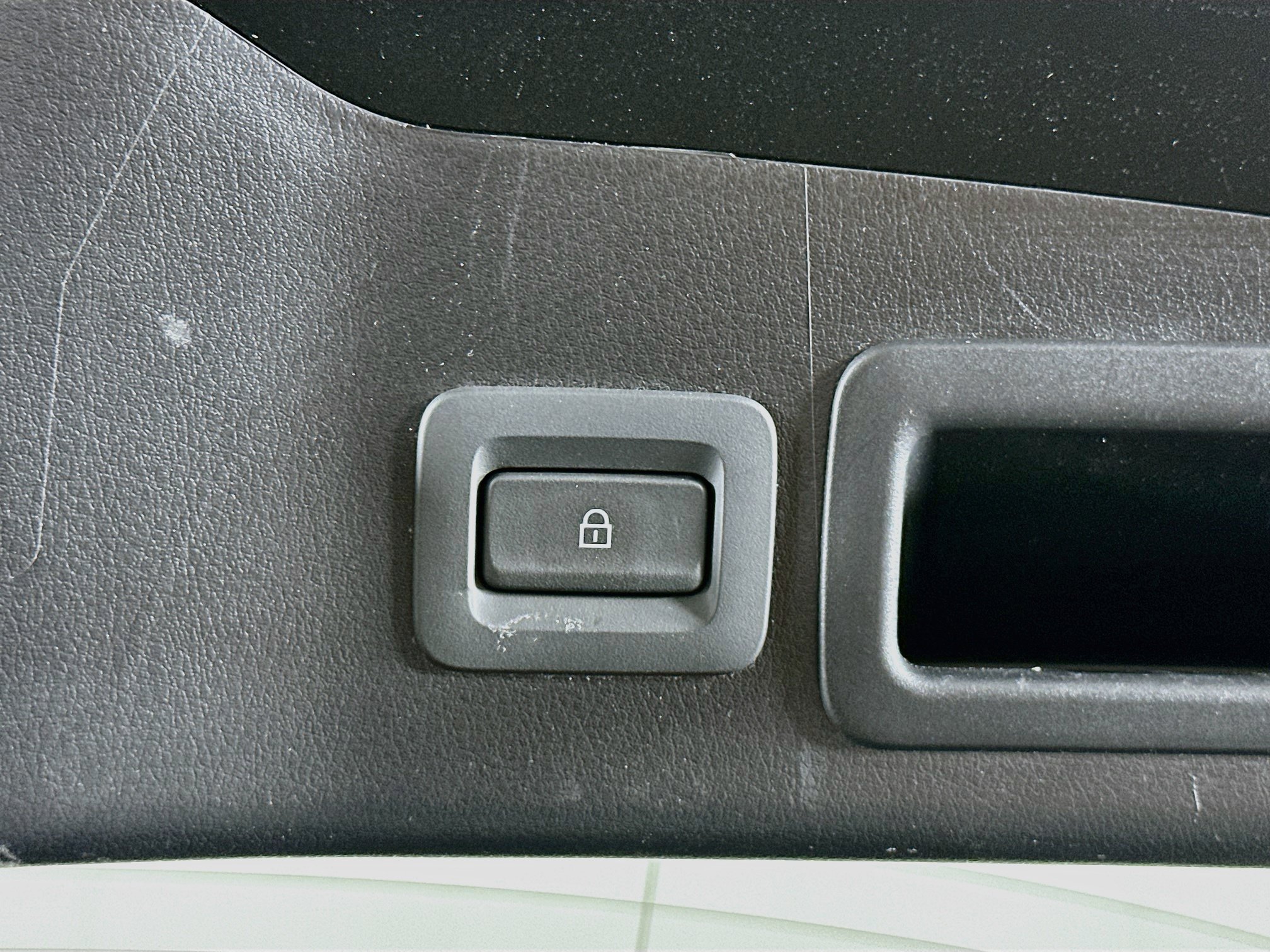 Used 2024 MAZDA MAZDA3 s FWD image 30