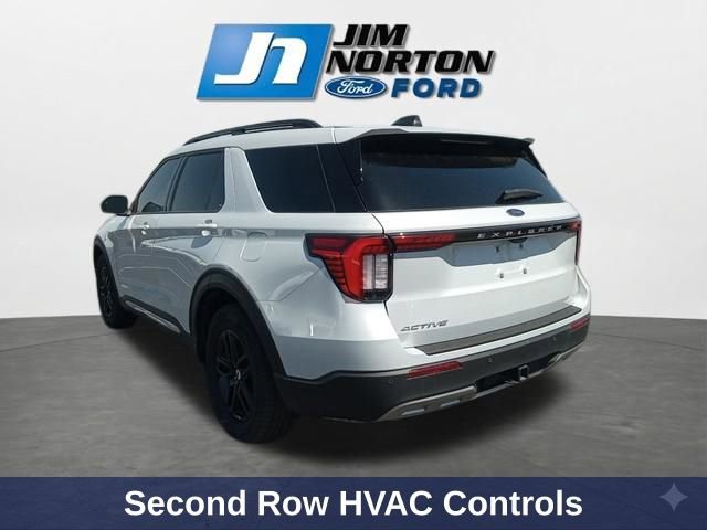 Used 2025 Ford Explorer Active w/ Active Comfort Package RWD image 7