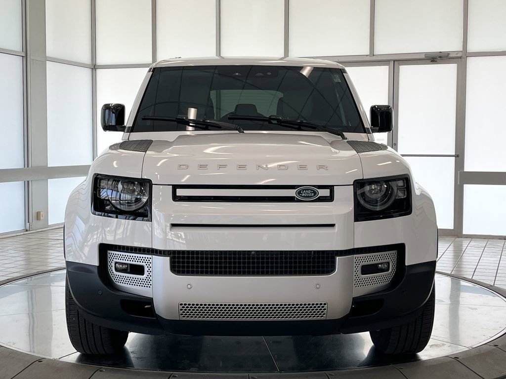 Used 2025 Land Rover Defender 110 S image 3