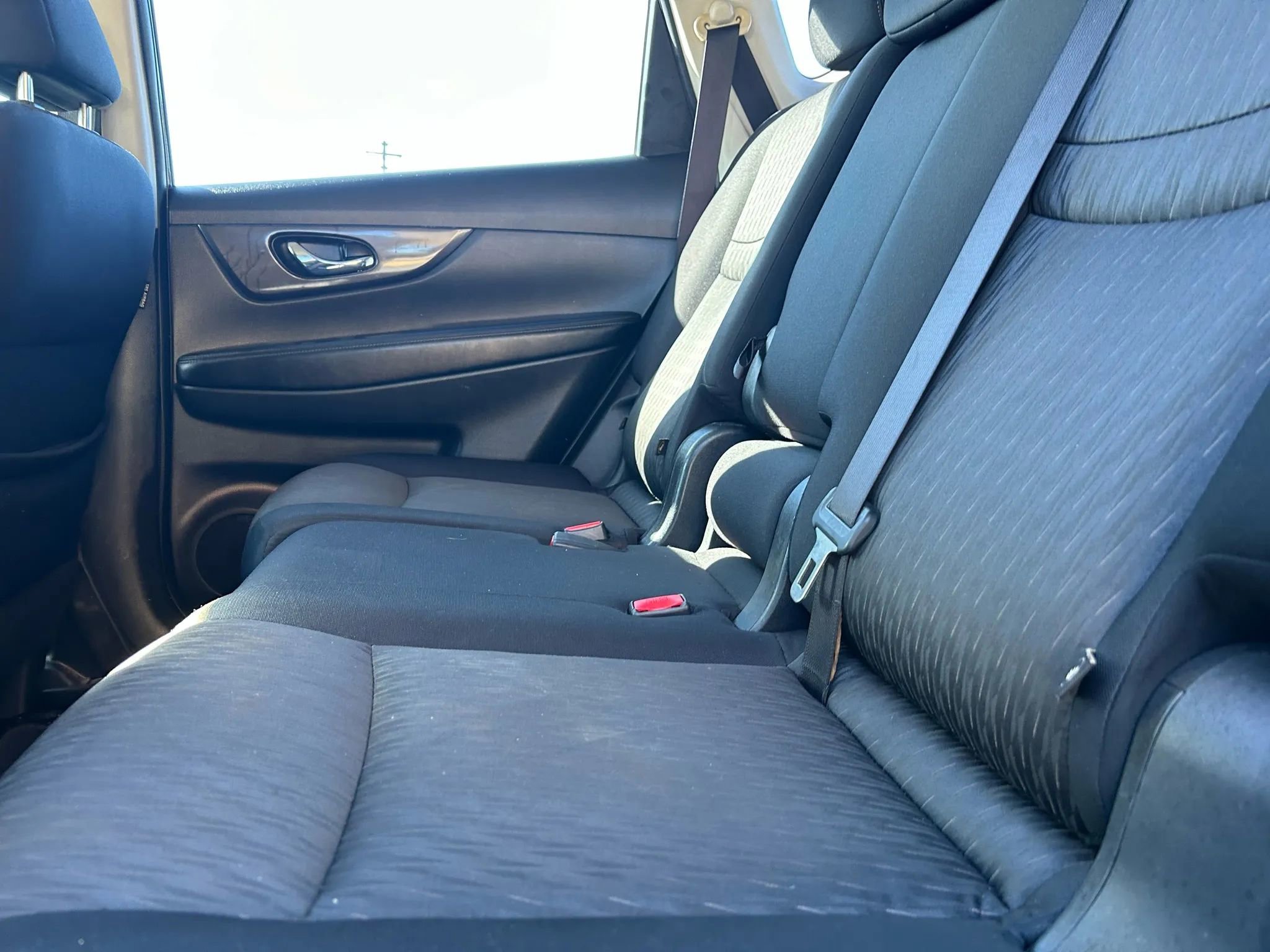 Used 2018 Nissan Rogue S image 15