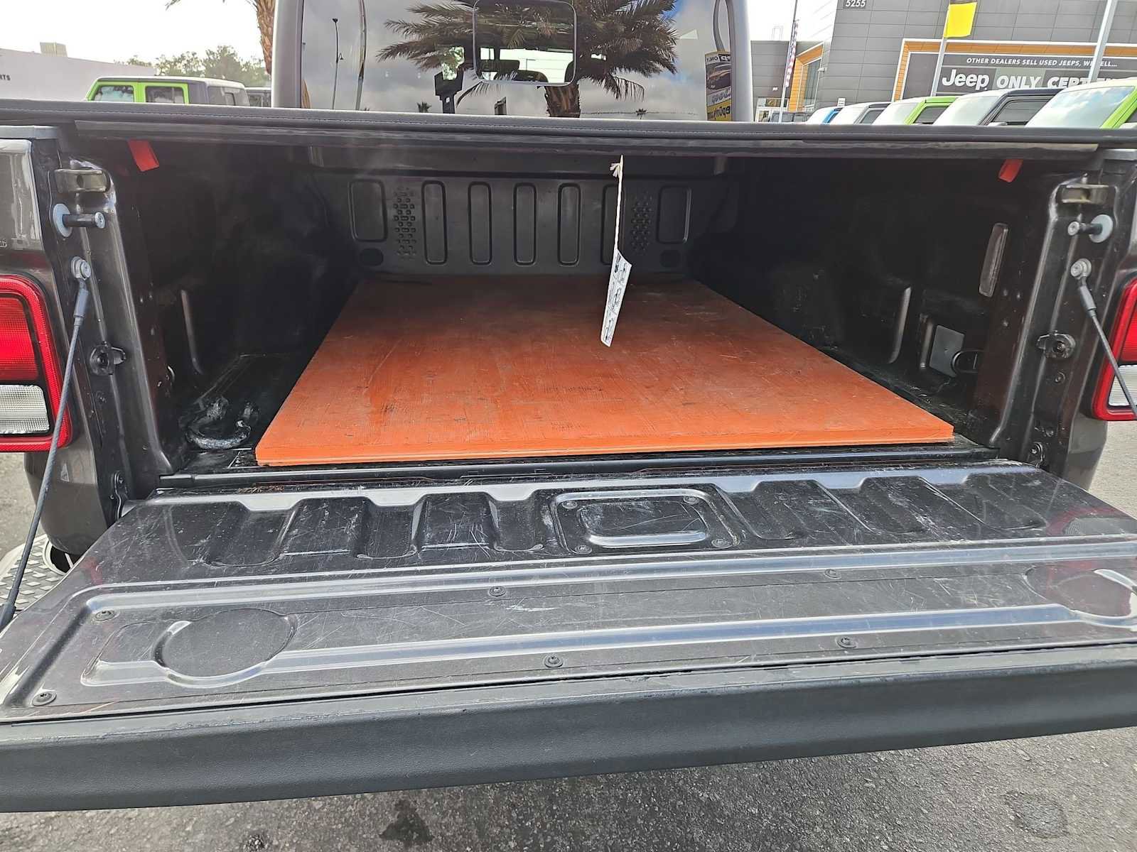 Used 2023 Jeep Gladiator Mojave w/ Trailer Tow Package image 32