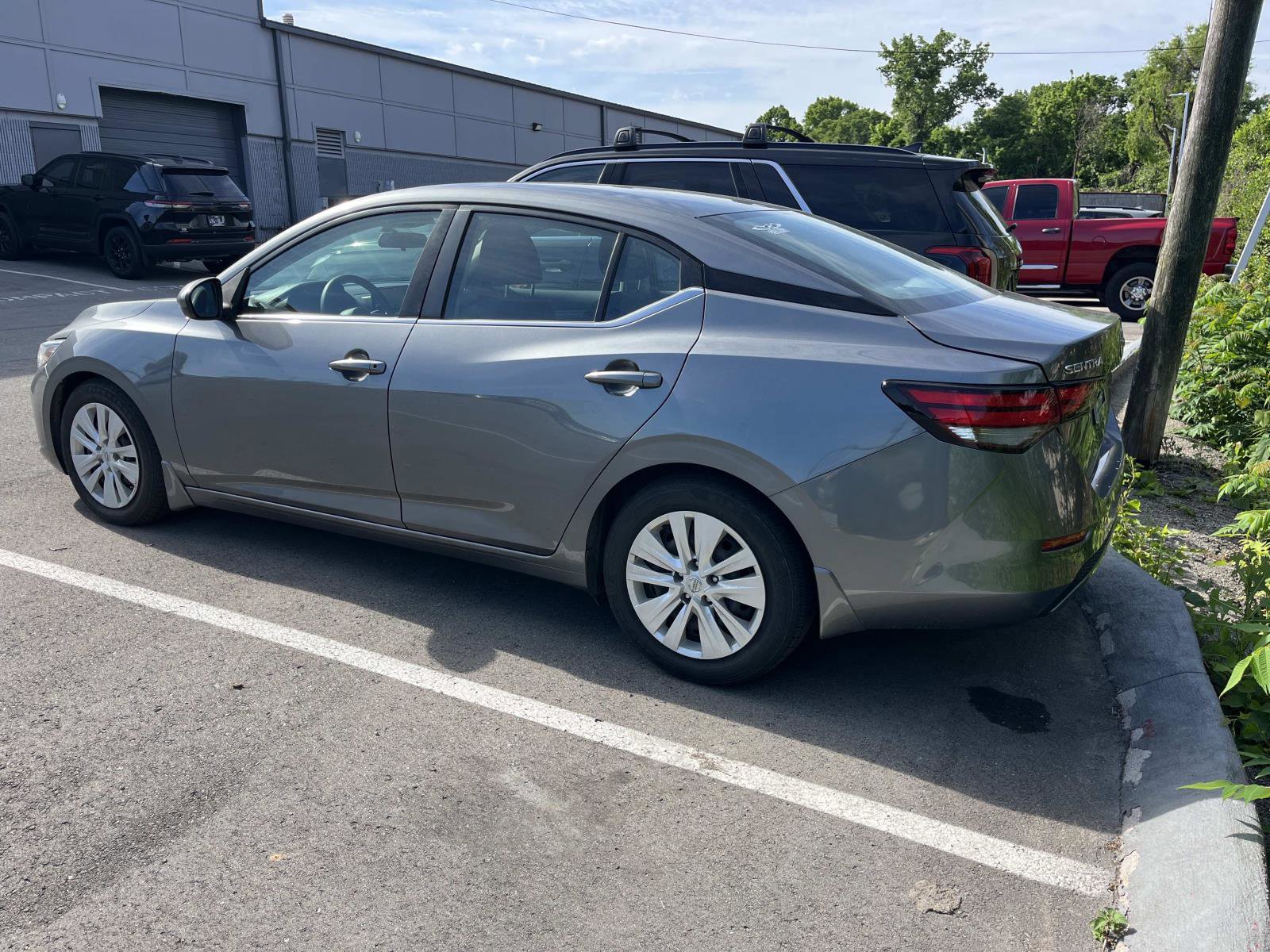 Used 2020 Nissan Sentra S FWD image 2