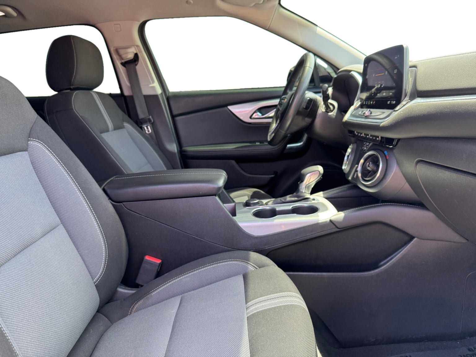 Used 2023 Chevrolet Blazer LT FWD image 17