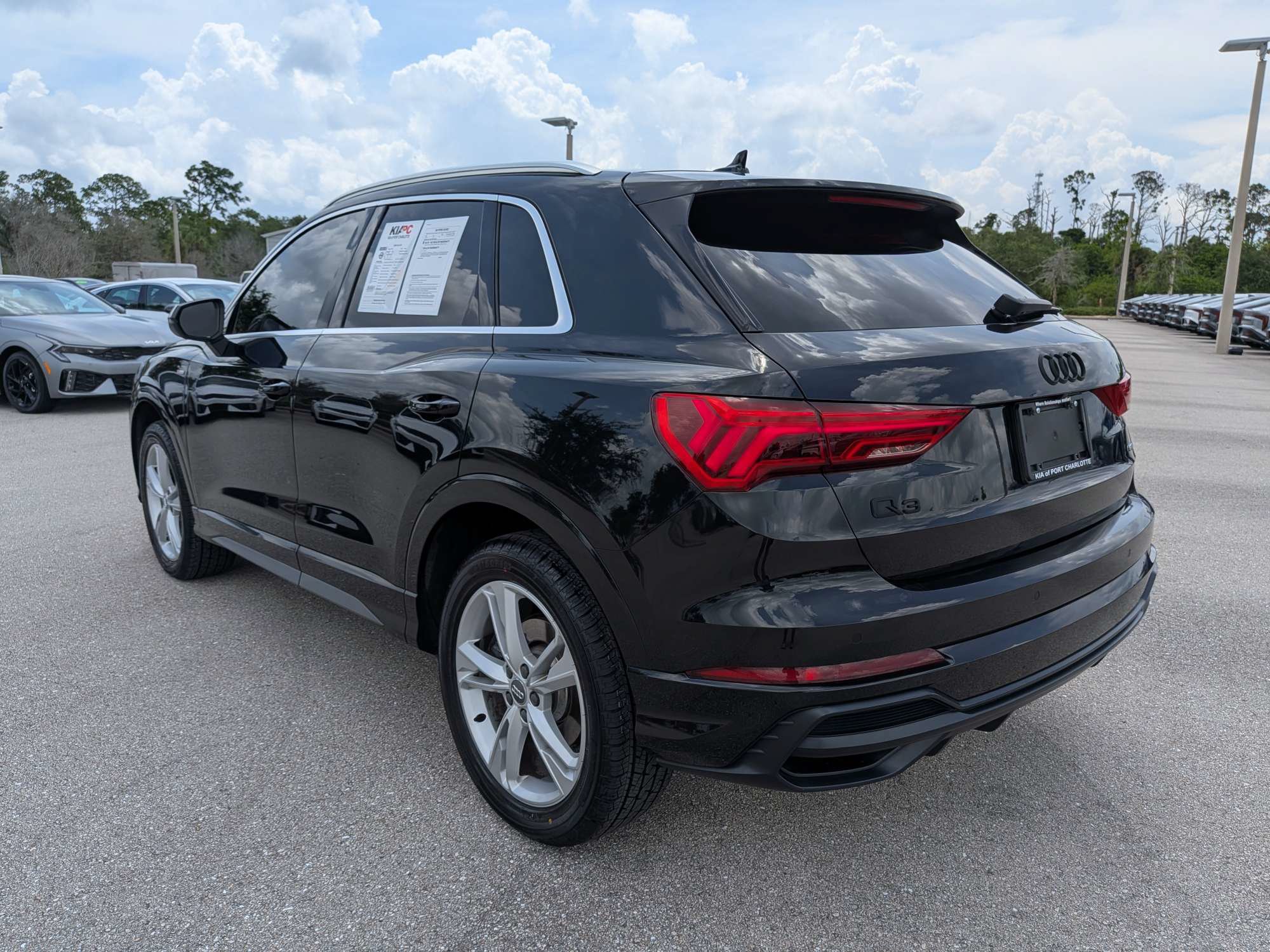 Used 2020 Audi Q3 2.0T Premium w/ Convenience Package AWD/4WD image 7