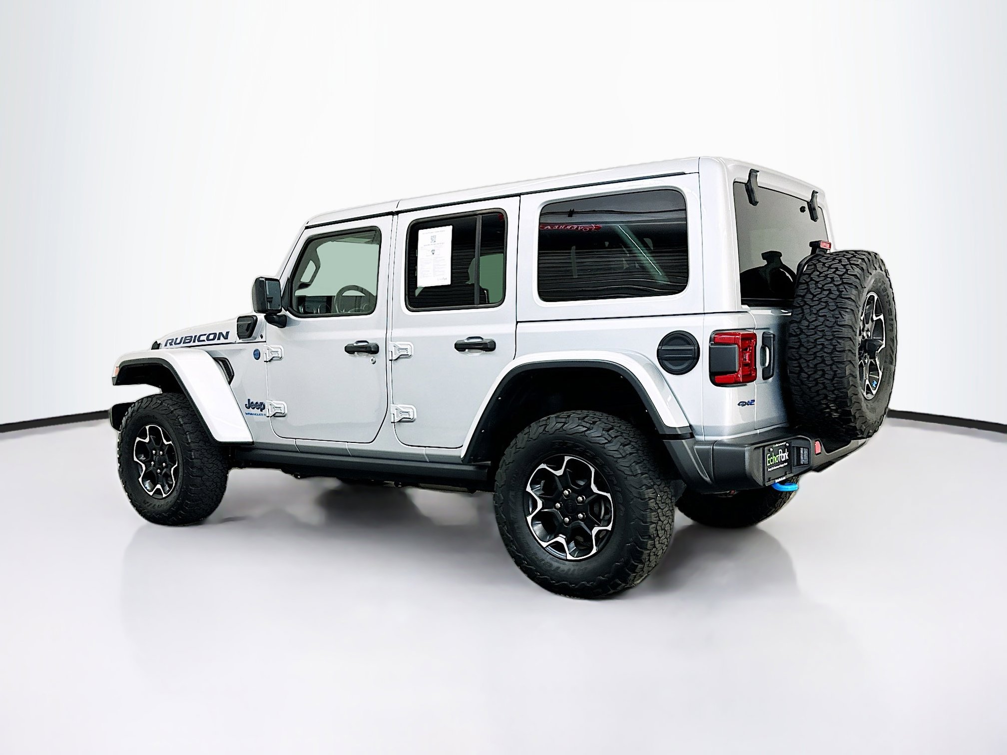 Used 2023 Jeep Wrangler Unlimited Rubicon 4xe w/ Cold Weather Group AWD/4WD image 5