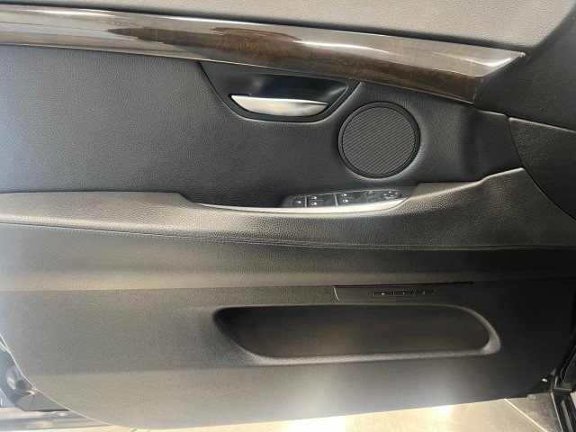 Used 2010 BMW 550i Gran Turismo xDrive AWD/4WD image 12