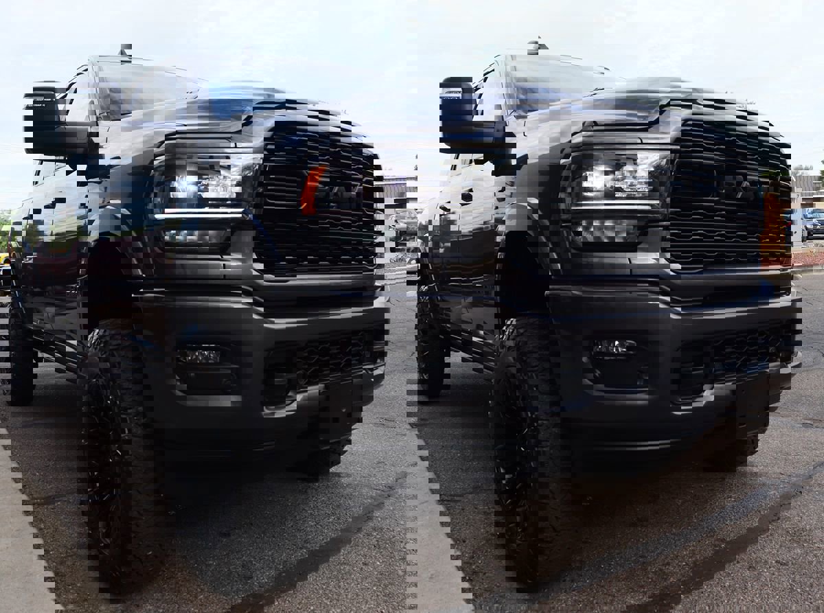 Used 2024 RAM 2500 Limited image 23