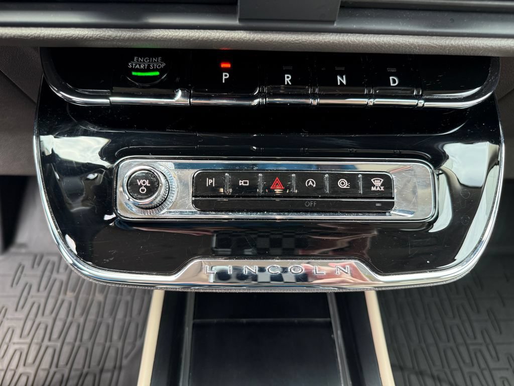 Used 2023 Lincoln Corsair AWD image 28
