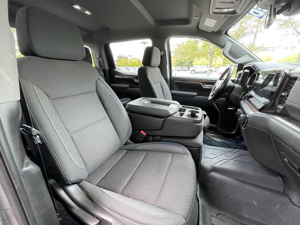 Used 2024 Chevrolet Silverado 1500 LT AWD/4WD image 30