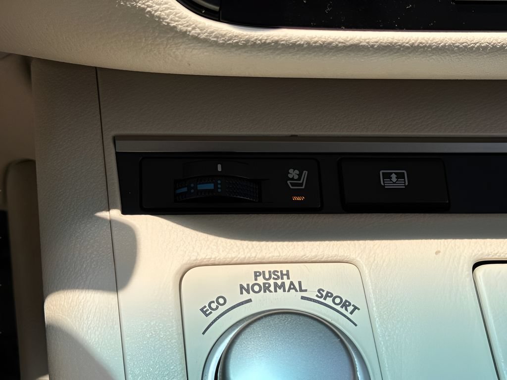Used 2014 Lexus ES 350 w/ Luxury Package FWD image 22