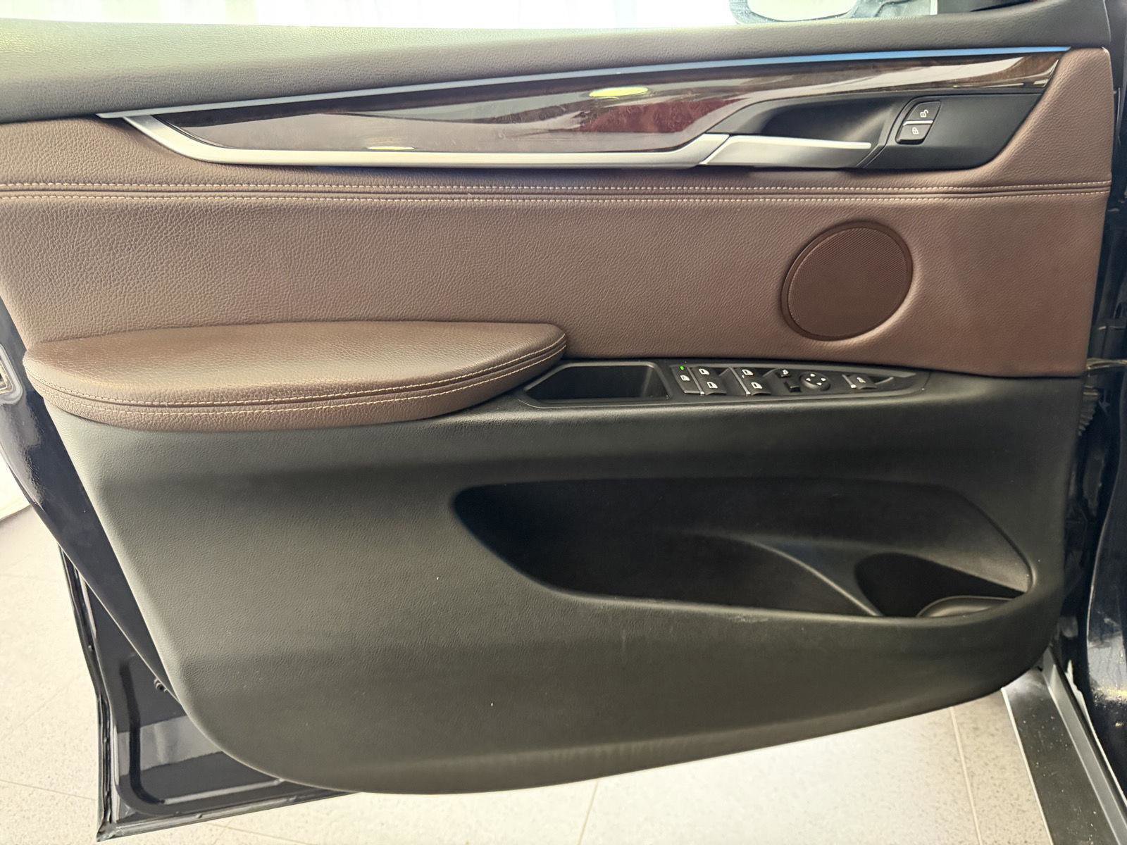 Used 2016 BMW X5 xDrive35d image 12