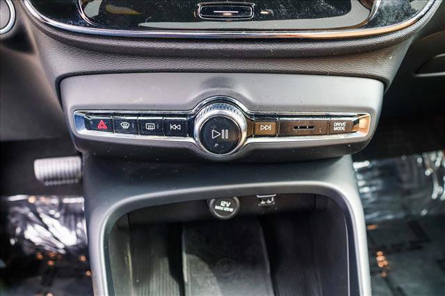 Used 2022 Volvo XC40 T5 Inscription w/ Climate Package AWD/4WD image 21