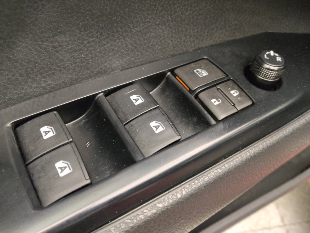 Used 2018 Toyota Camry LE FWD image 27