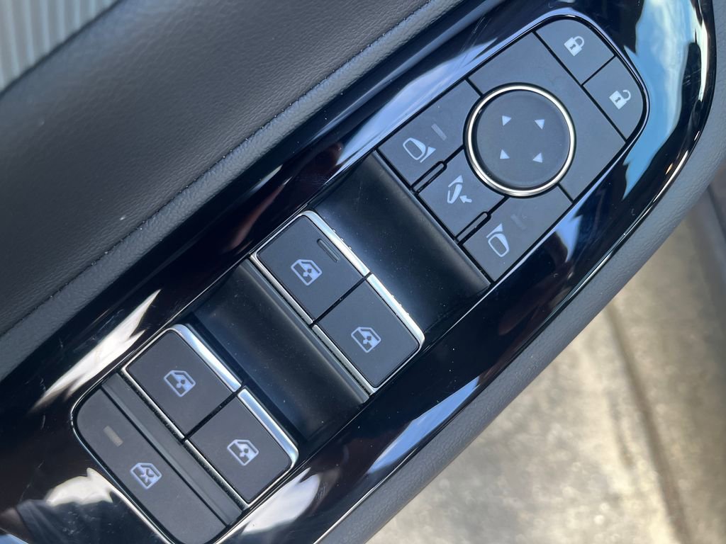 Certified 2025 Nissan Murano Platinum w/ Cargo Package image 16