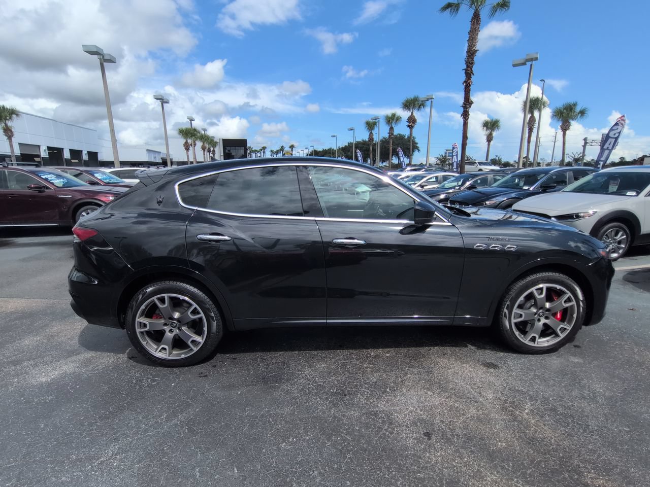 Used 2023 Maserati Levante Modena AWD/4WD image 3