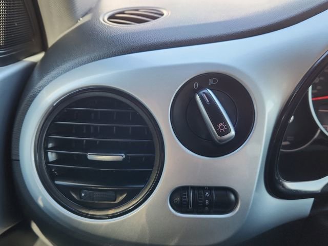 Used 2015 Volkswagen Beetle 1.8T Classic image 41