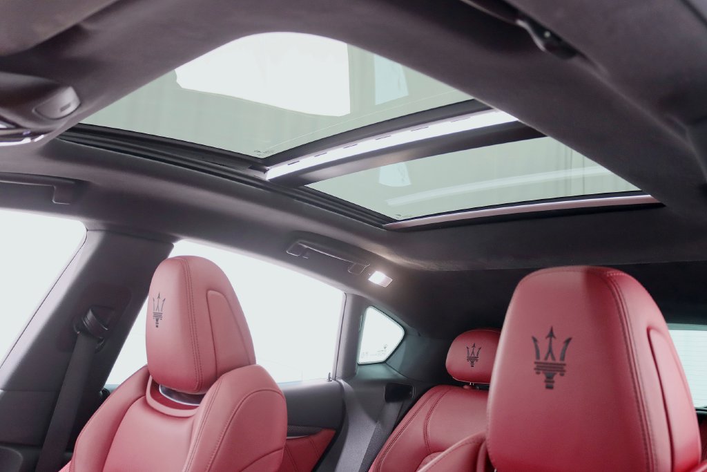 Used 2022 Maserati Levante Modena S AWD/4WD image 31
