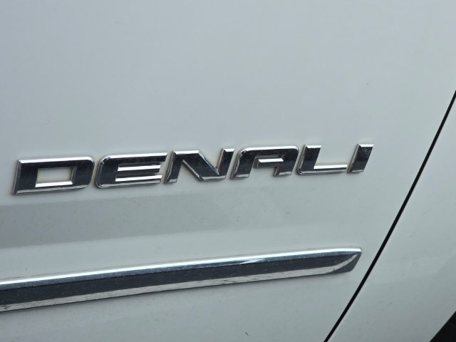 Used 2016 GMC Yukon Denali RWD image 8