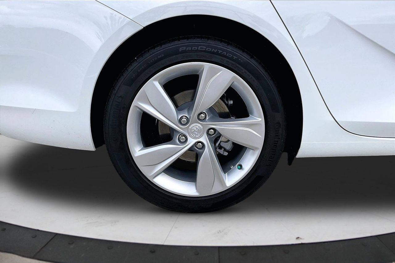 Used 2019 Buick Regal Preferred w/ Sights and Sounds Package image 37